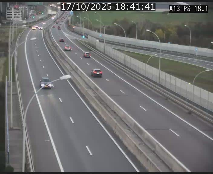 <h2>Traffic live webcam Luxembourg Dudelange - A13 direction Croix de Bettembourg - BK 18.1</h2>