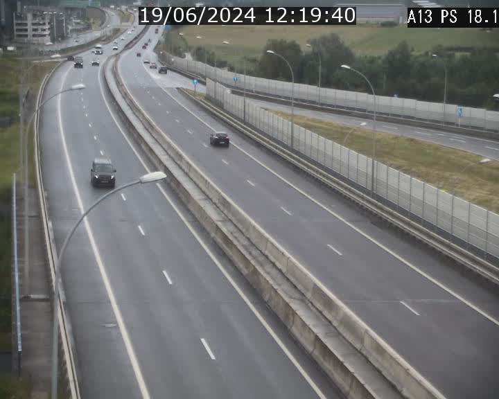 <h2>Traffic live webcam Luxembourg Dudelange - A13 direction Croix de Bettembourg - BK 18.1</h2>