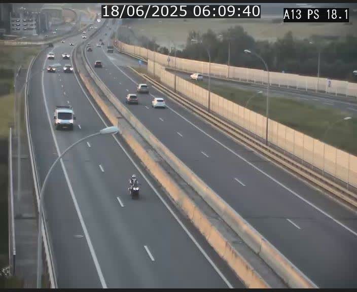 <h2>Traffic live webcam Luxembourg Dudelange - A13 direction Croix de Bettembourg - BK 18.1</h2>