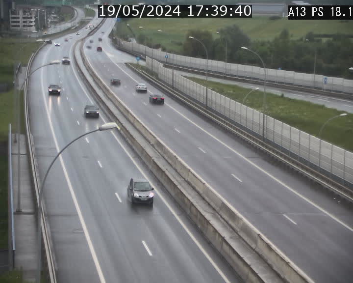 Traffic live webcam Luxembourg Dudelange - A13 direction Croix de Bettembourg - BK 18.1