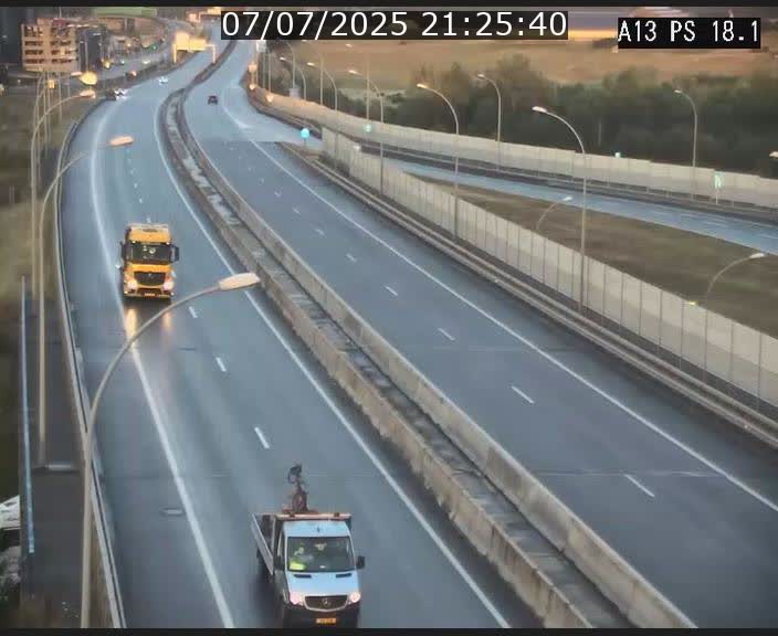 Traffic live webcam Luxembourg Dudelange - A13 direction Croix de Bettembourg - BK 18.1