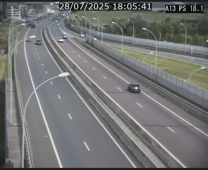 Traffic live webcam Luxembourg Dudelange - A13 direction Croix de Bettembourg - BK 18.1