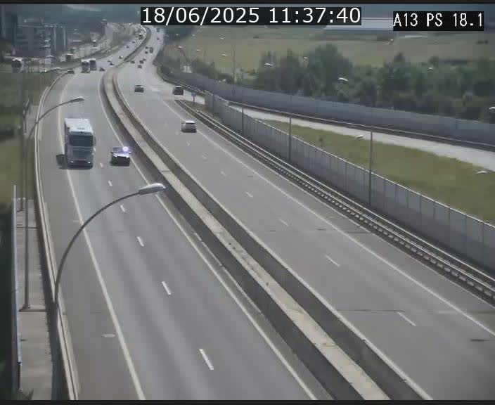 <h2>Traffic live webcam Luxembourg Dudelange - A13 direction Croix de Bettembourg - BK 18.1</h2>