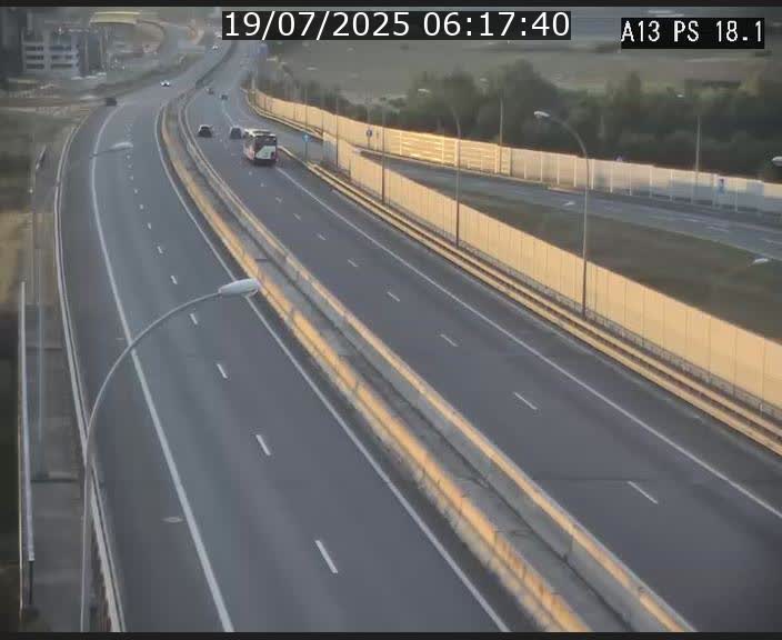 Traffic live webcam Luxembourg Dudelange - A13 direction Croix de Bettembourg - BK 18.1
