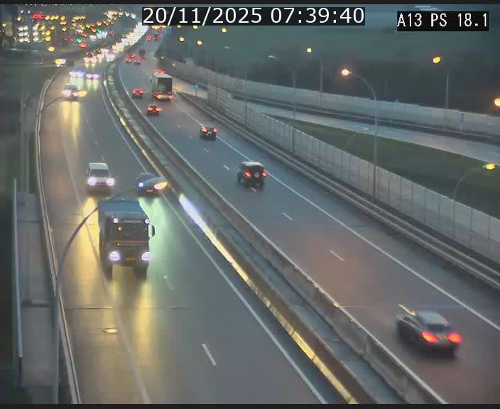 <h2>Traffic live webcam Luxembourg Dudelange - A13 direction Croix de Bettembourg - BK 18.1</h2>