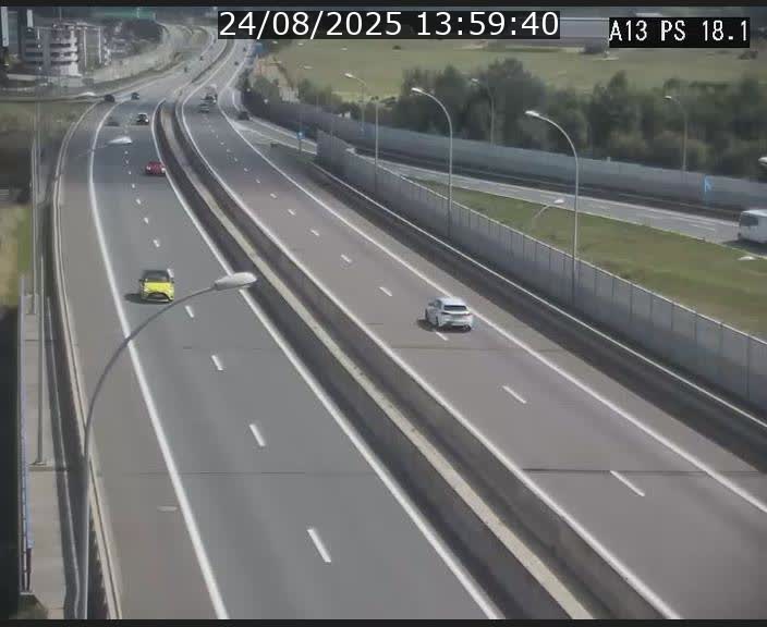 <h2>Traffic live webcam Luxembourg Dudelange - A13 direction Croix de Bettembourg - BK 18.1</h2>