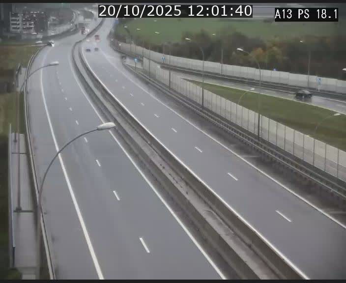 <h2>Traffic live webcam Luxembourg Dudelange - A13 direction Croix de Bettembourg - BK 18.1</h2>