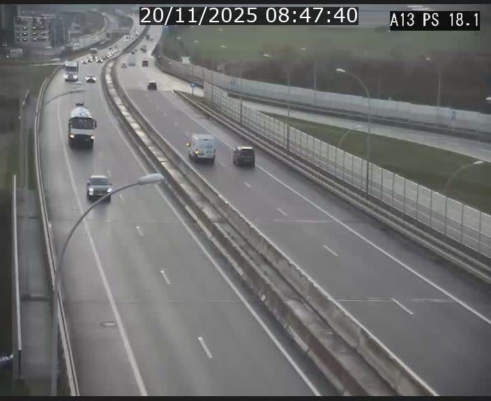<h2>Traffic live webcam Luxembourg Dudelange - A13 direction Croix de Bettembourg - BK 18.1</h2>