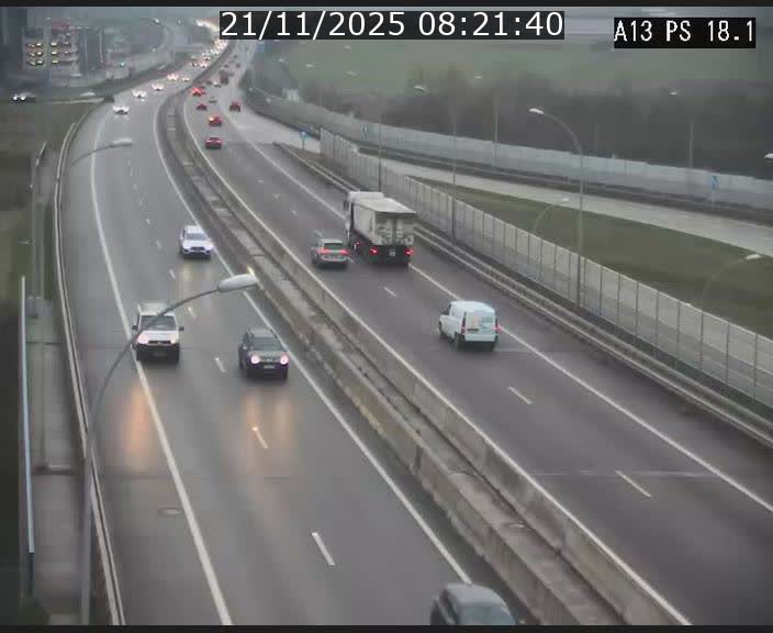 <h2>Traffic live webcam Luxembourg Dudelange - A13 direction Croix de Bettembourg - BK 18.1</h2>