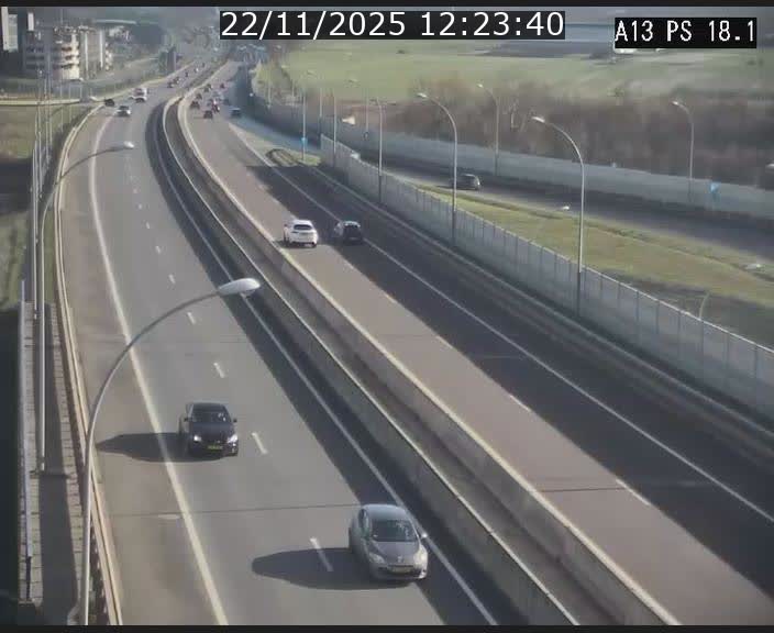 <h2>Traffic live webcam Luxembourg Dudelange - A13 direction Croix de Bettembourg - BK 18.1</h2>