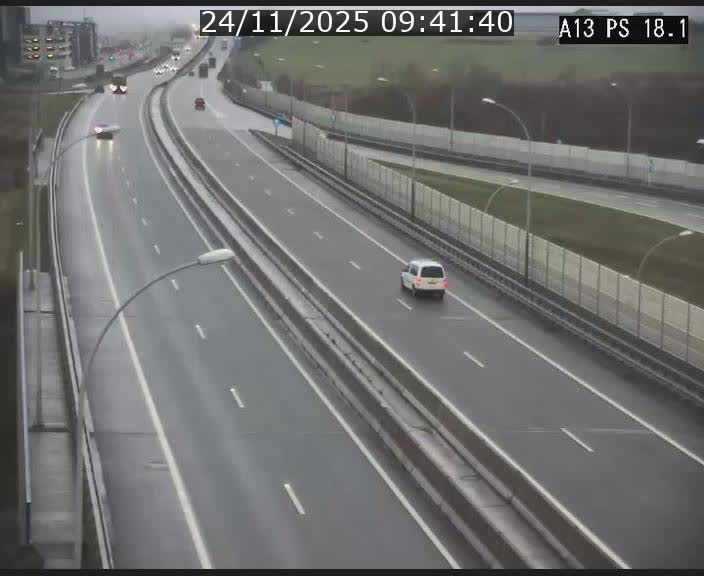 <h2>Traffic live webcam Luxembourg Dudelange - A13 direction Croix de Bettembourg - BK 18.1</h2>