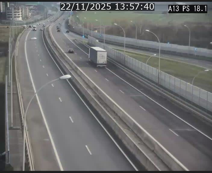 <h2>Traffic live webcam Luxembourg Dudelange - A13 direction Croix de Bettembourg - BK 18.1</h2>