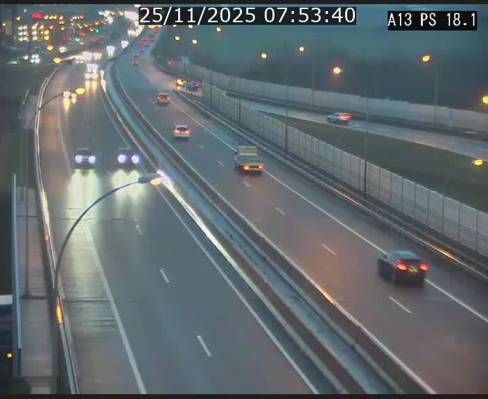 <h2>Traffic live webcam Luxembourg Dudelange - A13 direction Croix de Bettembourg - BK 18.1</h2>
