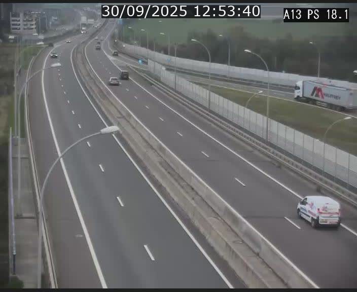 <h2>Traffic live webcam Luxembourg Dudelange - A13 direction Croix de Bettembourg - BK 18.1</h2>