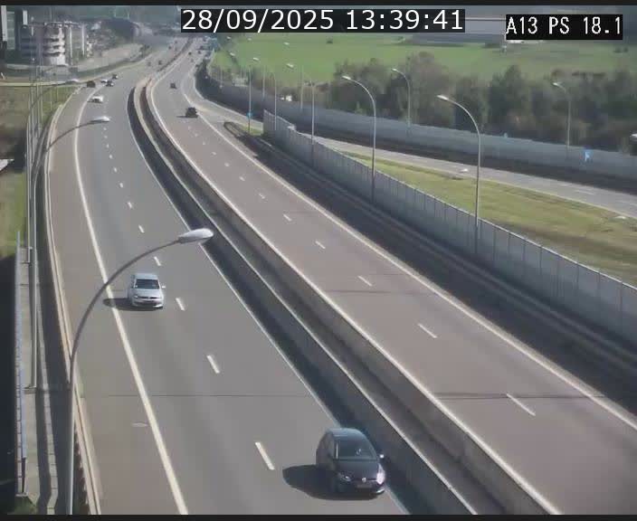 <h2>Traffic live webcam Luxembourg Dudelange - A13 direction Croix de Bettembourg - BK 18.1</h2>