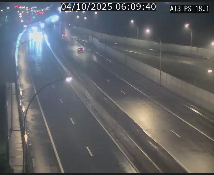 <h2>Traffic live webcam Luxembourg Dudelange - A13 direction Croix de Bettembourg - BK 18.1</h2>