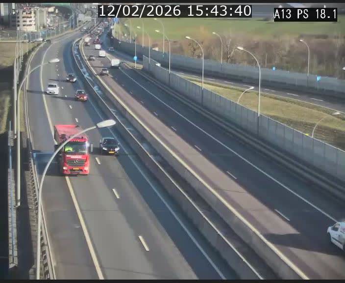 <h2>Traffic live webcam Luxembourg Dudelange - A13 direction Croix de Bettembourg - BK 18.1</h2>