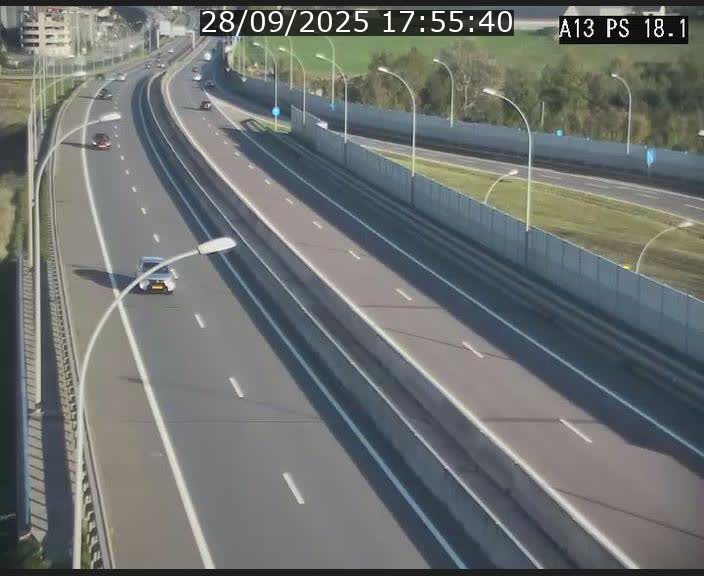 <h2>Traffic live webcam Luxembourg Dudelange - A13 direction Croix de Bettembourg - BK 18.1</h2>