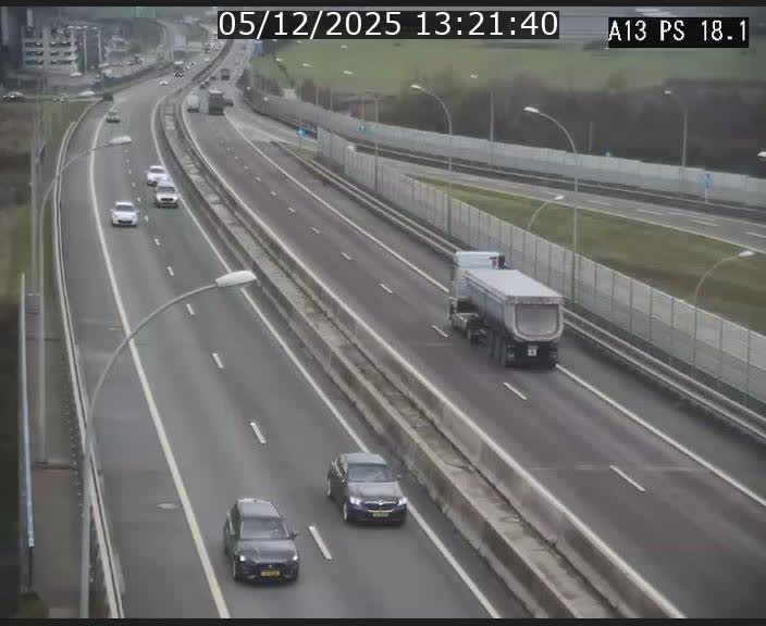 <h2>Traffic live webcam Luxembourg Dudelange - A13 direction Croix de Bettembourg - BK 18.1</h2>