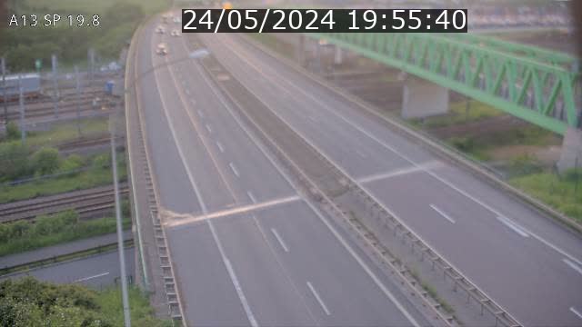 <h2>Traffic live webcam Luxembourg Croix de Bettembourg - A13 direction Esch-sur-Alzette - BK 19.8</h2>