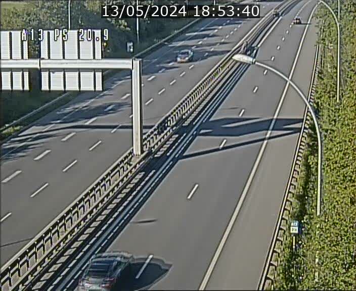 Traffic live webcam Luxembourg Croix de Bettembourg, rond-point d'Hellange - A13 direction Allemagne - BK 20.9
