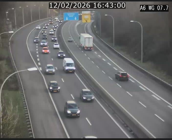 <h2>Traffic live webcam Luxembourg - Bridel - A6 - BK 7.7 - direction Belgique</h2>