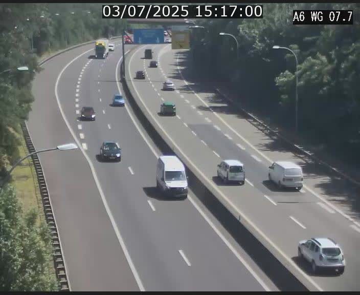 Traffic live webcam Luxembourg - Bridel - A6 - BK 7.7 - direction Belgique