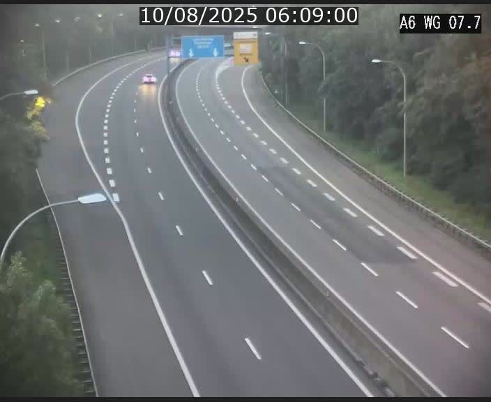 <h2>Traffic live webcam Luxembourg - Bridel - A6 - BK 7.7 - direction Belgique</h2>