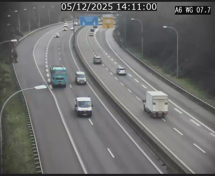 <h2>Traffic live webcam Luxembourg - Bridel - A6 - BK 7.7 - direction Belgique</h2>