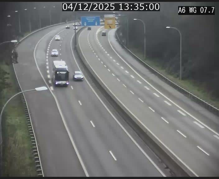 <h2>Traffic live webcam Luxembourg - Bridel - A6 - BK 7.7 - direction Belgique</h2>