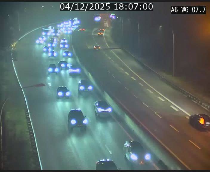<h2>Traffic live webcam Luxembourg - Bridel - A6 - BK 7.7 - direction Belgique</h2>