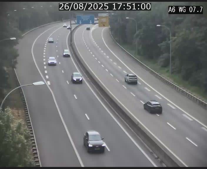 <h2>Traffic live webcam Luxembourg - Bridel - A6 - BK 7.7 - direction Belgique</h2>