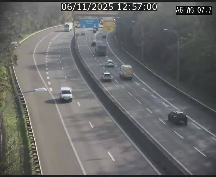 <h2>Traffic live webcam Luxembourg - Bridel - A6 - BK 7.7 - direction Belgique</h2>