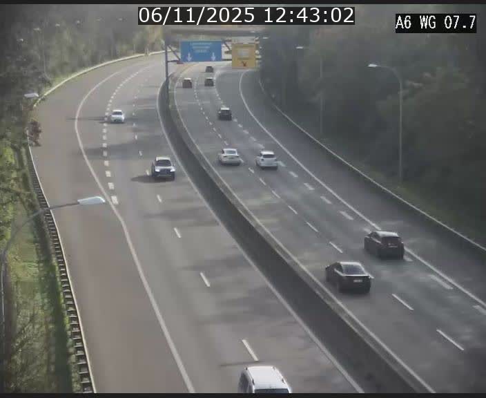 <h2>Traffic live webcam Luxembourg - Bridel - A6 - BK 7.7 - direction Belgique</h2>
