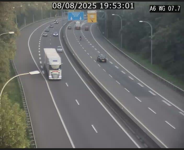 Traffic live webcam Luxembourg - Bridel - A6 - BK 7.7 - direction Belgique