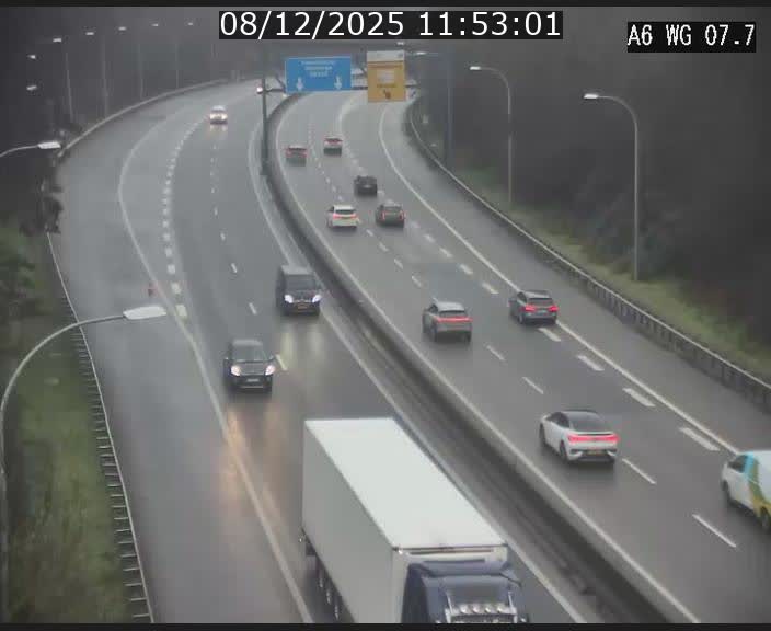 <h2>Traffic live webcam Luxembourg - Bridel - A6 - BK 7.7 - direction Belgique</h2>