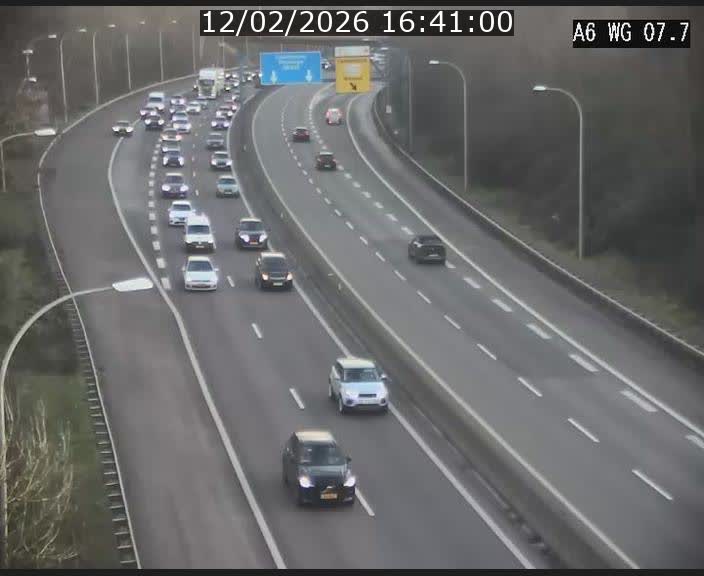<h2>Traffic live webcam Luxembourg - Bridel - A6 - BK 7.7 - direction Belgique</h2>