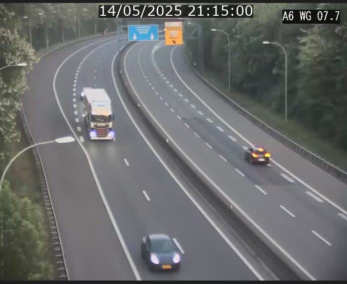<h2>Traffic live webcam Luxembourg - Bridel - A6 - BK 7.7 - direction Belgique</h2>