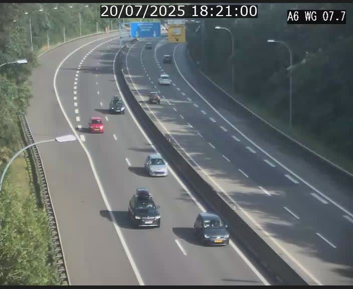 Traffic live webcam Luxembourg - Bridel - A6 - BK 7.7 - direction Belgique