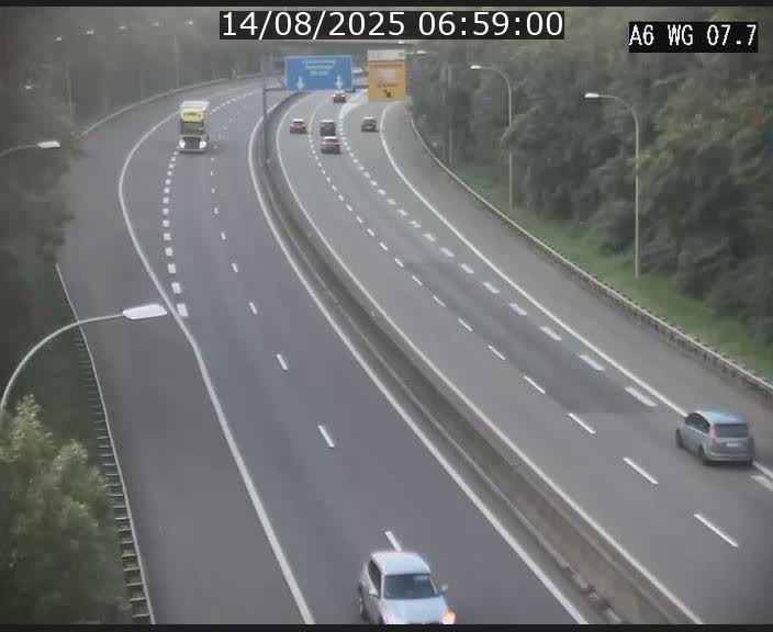 <h2>Traffic live webcam Luxembourg - Bridel - A6 - BK 7.7 - direction Belgique</h2>