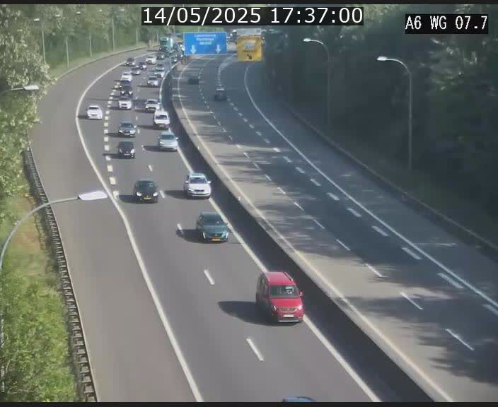 <h2>Traffic live webcam Luxembourg - Bridel - A6 - BK 7.7 - direction Belgique</h2>