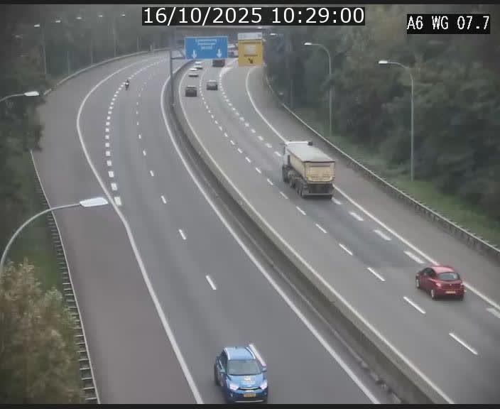 <h2>Traffic live webcam Luxembourg - Bridel - A6 - BK 7.7 - direction Belgique</h2>