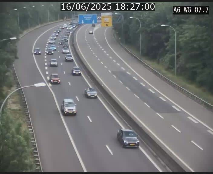 Traffic live webcam Luxembourg - Bridel - A6 - BK 7.7 - direction Belgique