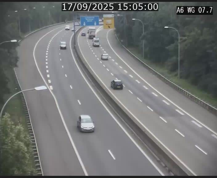 Traffic live webcam Luxembourg - Bridel - A6 - BK 7.7 - direction Belgique