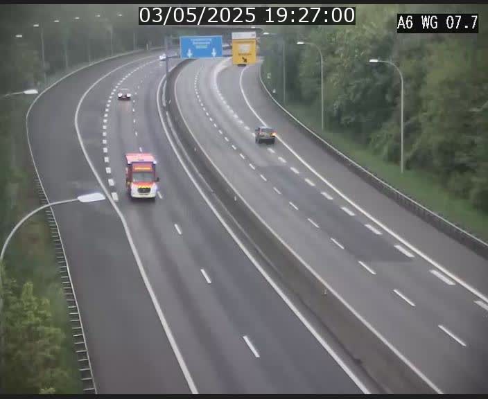 Traffic live webcam Luxembourg - Bridel - A6 - BK 7.7 - direction Belgique