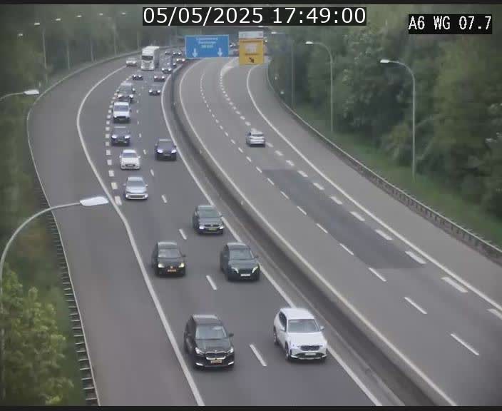 Traffic live webcam Luxembourg - Bridel - A6 - BK 7.7 - direction Belgique