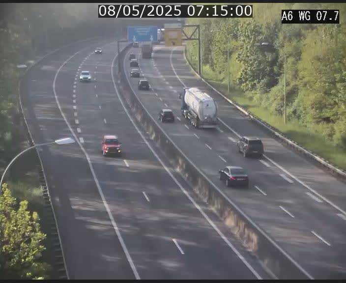 Traffic live webcam Luxembourg - Bridel - A6 - BK 7.7 - direction Belgique