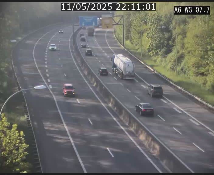 Traffic live webcam Luxembourg - Bridel - A6 - BK 7.7 - direction Belgique