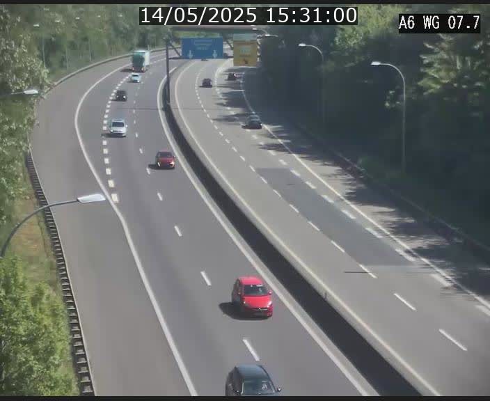 Traffic live webcam Luxembourg - Bridel - A6 - BK 7.7 - direction Belgique