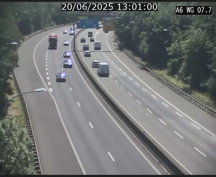 Traffic live webcam Luxembourg - Bridel - A6 - BK 7.7 - direction Belgique